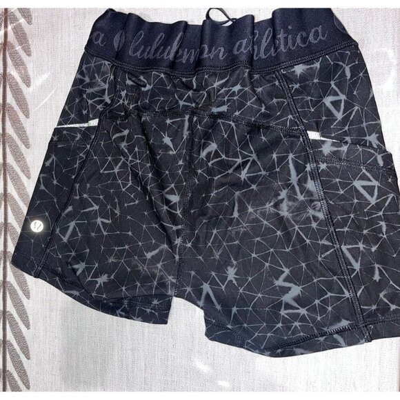 Lululemon Athletica Black Shorts Drawstring Waist Size 4 Pockets - Picture 3 of 3